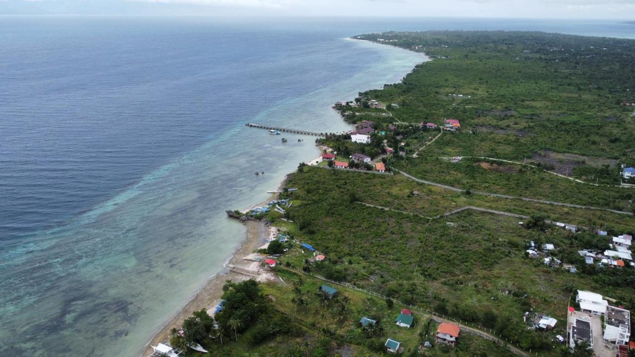 Bernis Hostel Moalboal Exterior photo
